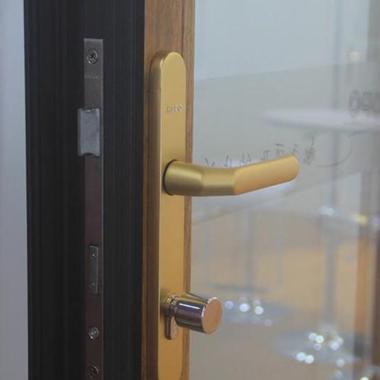 玻璃门装锁的方法有哪些