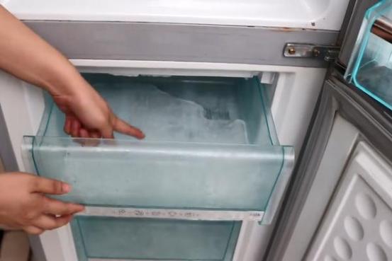 冰箱冷藏室不制冷,冷冻室结冰啊